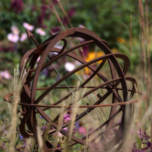 Sfera armillare completa da giardino. Complete armillary sphere for garden